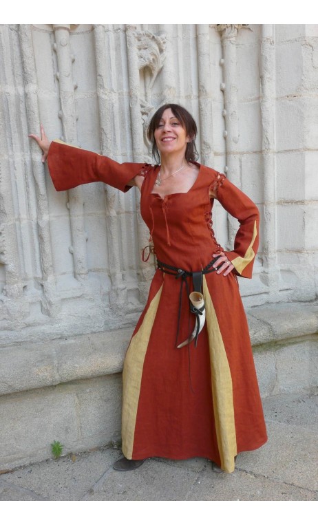 Vetement moyen age Robe Rozen Boutique medievale Comptoir du chateau